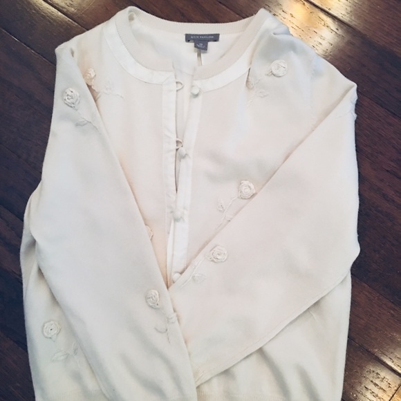 Ann Taylor dressy cream 3/4 sleeved sweater - Picture 1 of 3